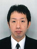 スーツの男性栗原君